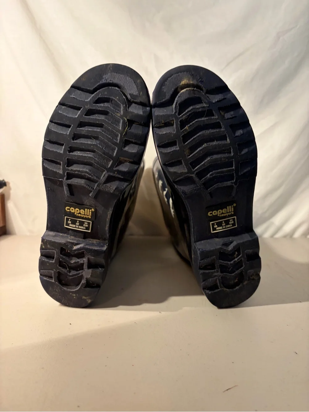Capelli of New York navy rain Boots w/light gray elephant women’s size 7